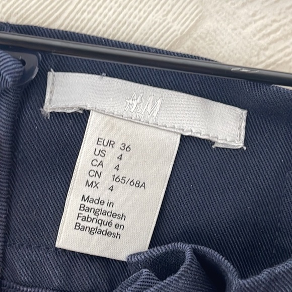 ❤️ H&M Navy Skirt Size 4 - Picture 4 of 4